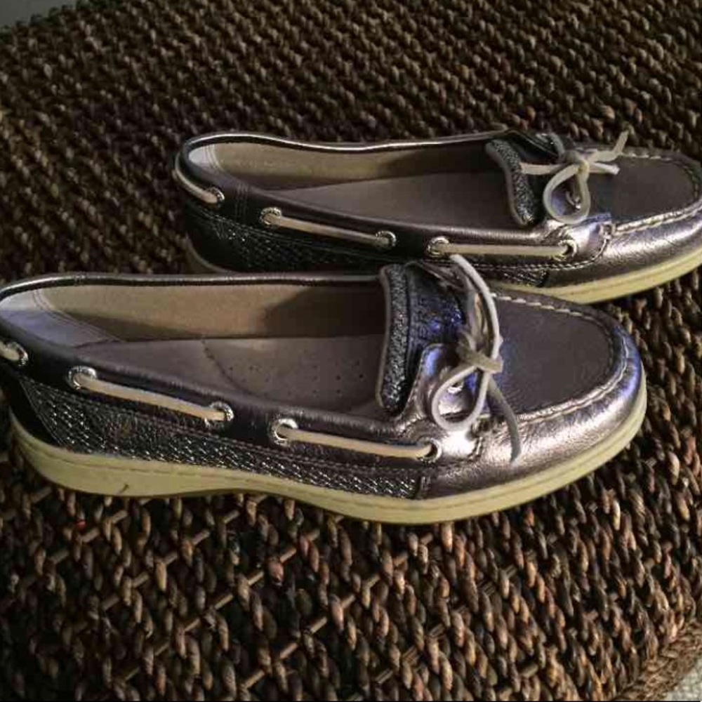 Women's size 6 dark gray sperry